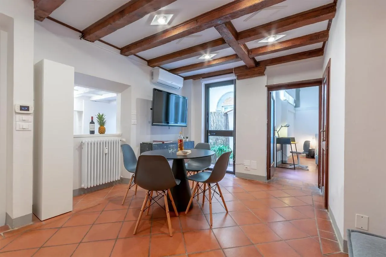 Ground Floor With Patio-Ghibellina 65 Apartment Florence Italy